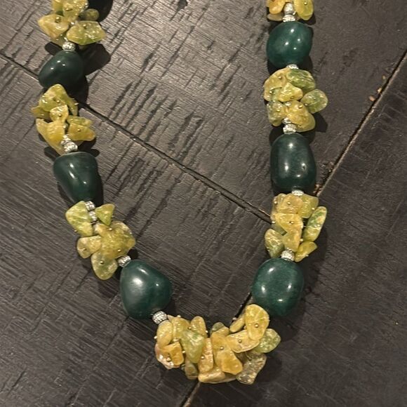 Genuine Green Chip Bead Silver Tone Gemstone Handcrafted Southwestern Necklace​​ - Picture 3 of 6